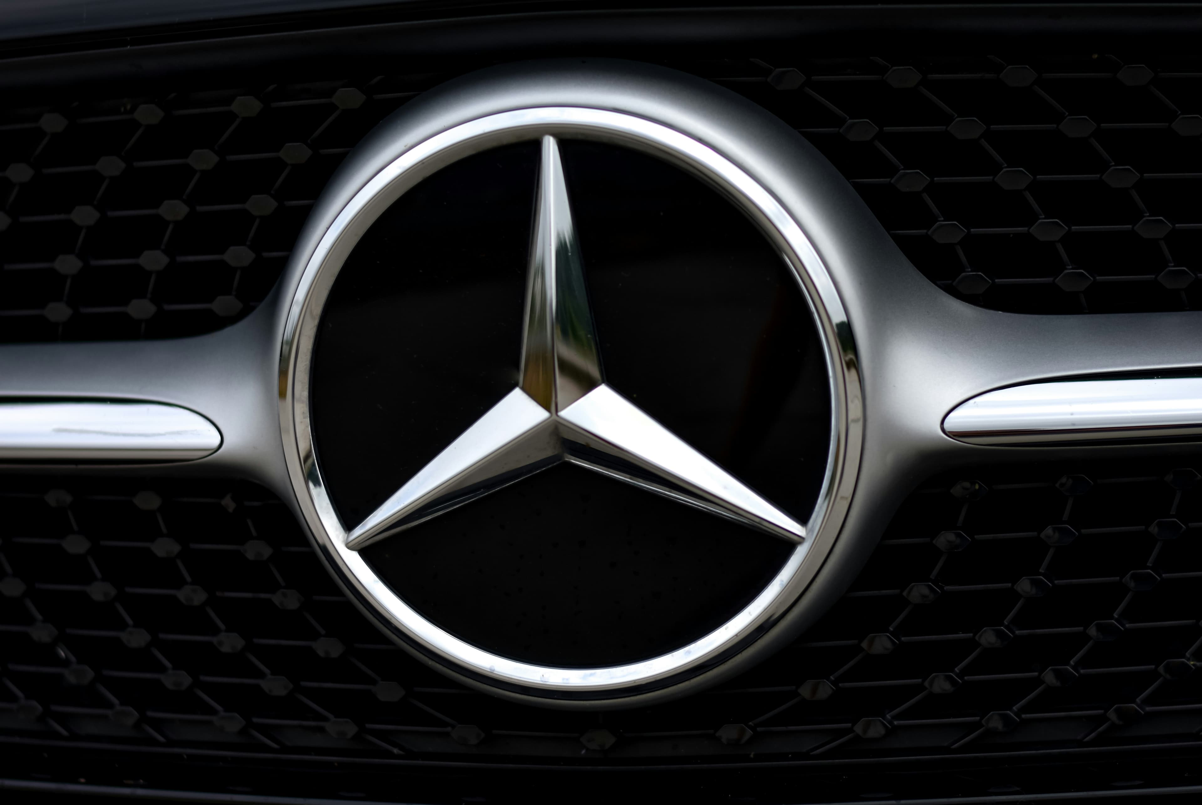 Mercedes-Benz logo